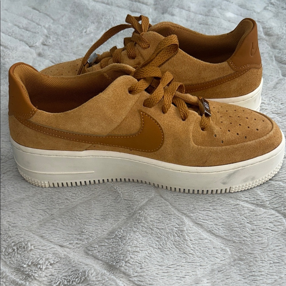 Nike Air Force 1 Low Sage, Women’s Size 8 - Picture 9 of 11